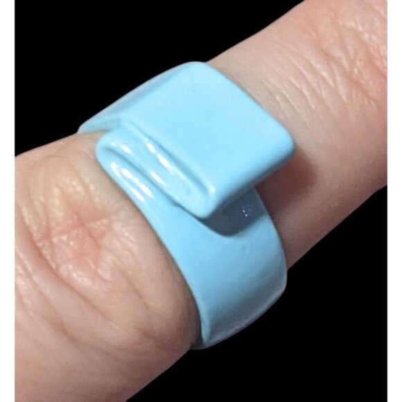 Abstract Blue Metal Enamel Finished Fashion Ring Size 8 - Picture 1 of 12